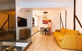 Loft 1 Bedroom Marais, Notre Dame Ac By Lcc Agency
